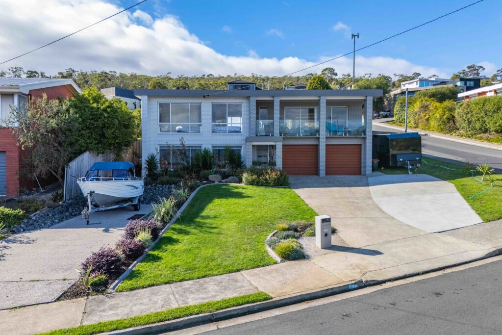Sold - 190 Carella Street - New Property in Howrah - Real Estate by Kim Symmons
