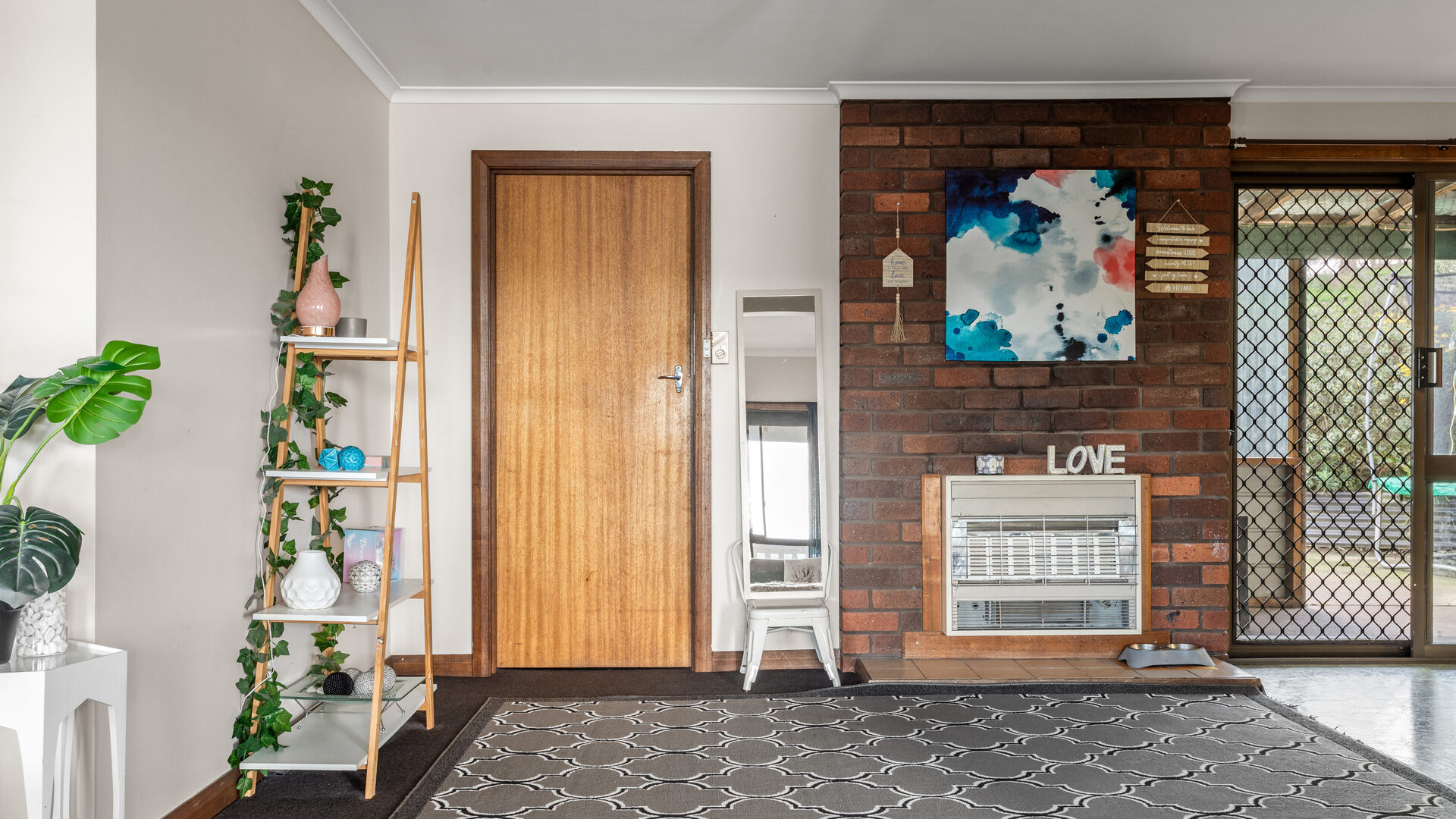 Sold - 87 Gravelly Beach Road - New Property in Blackwall - Real Estate by Jessica Hogarth