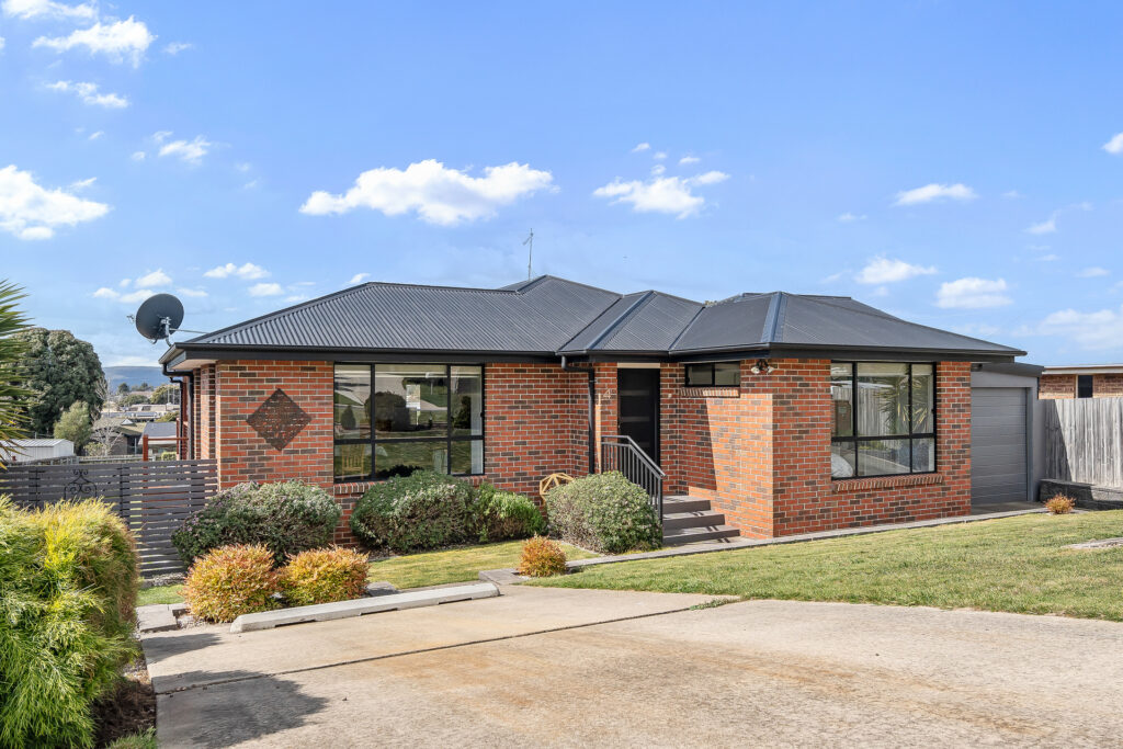 Sold - 4 Jasmine Court - New Property in Prospect - Real Estate by Lee Christmas