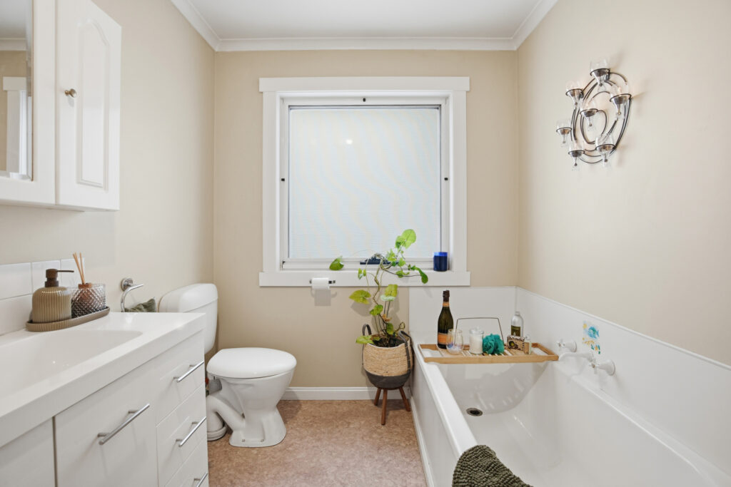 Sold - 8 Deviation Crescent - New Property in Prospect - Real Estate by Andrea Bonner