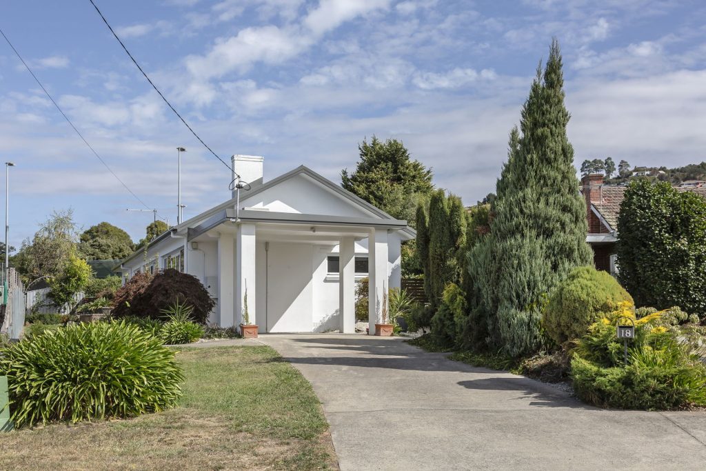 18 Fairway Crescent, Riverside