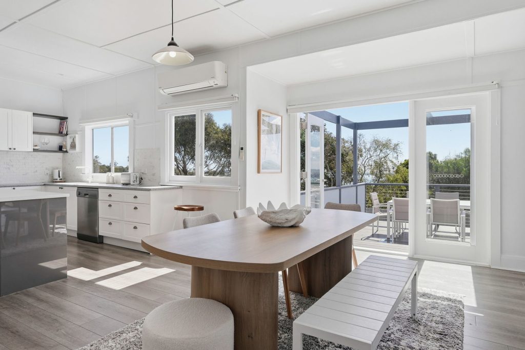 43 Marilyn Drive, Bridport