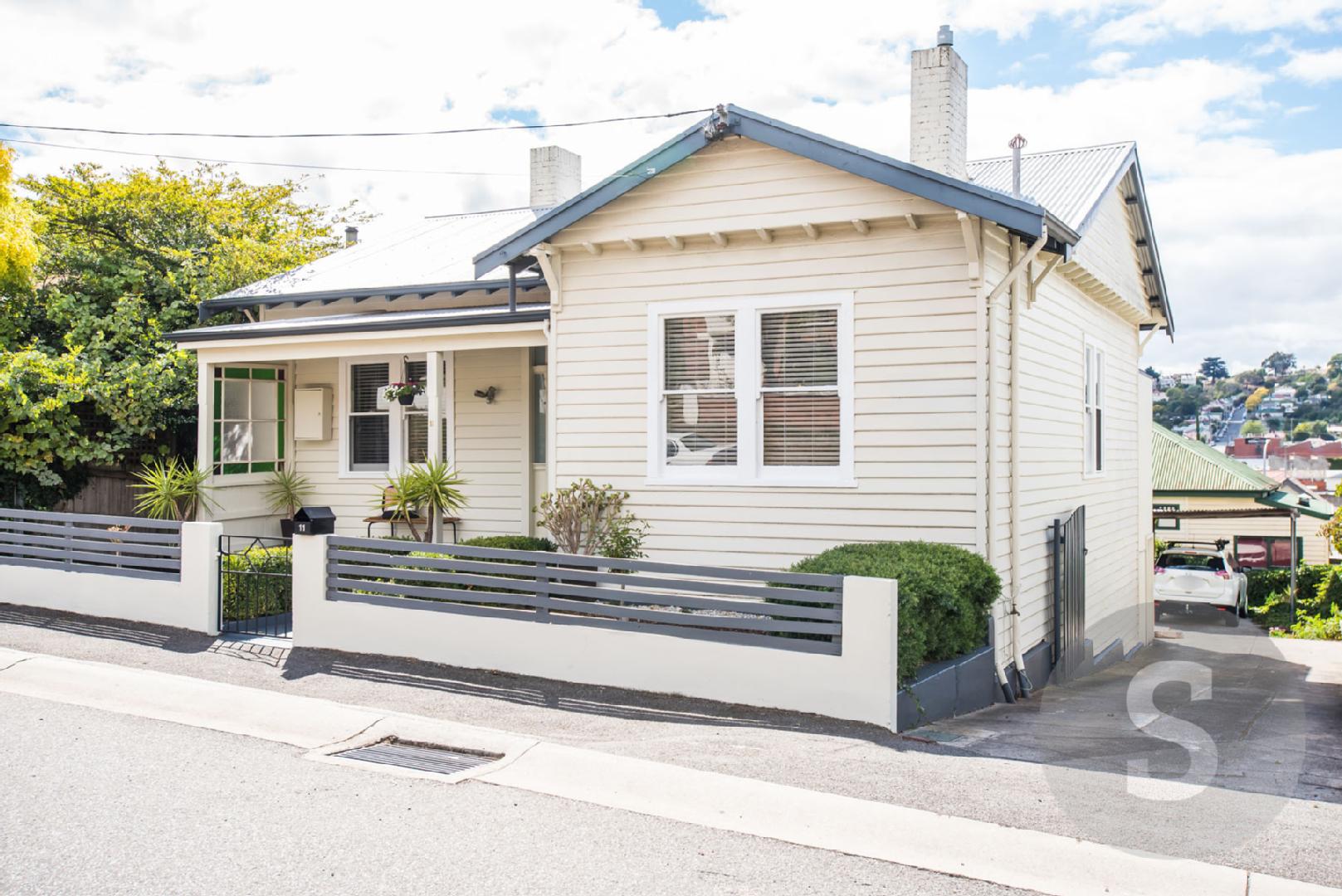 11 Glen Dhu Street