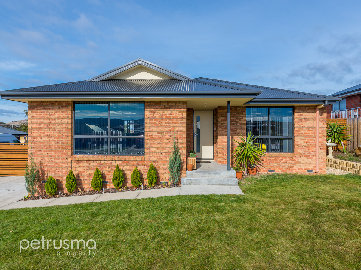 14 Dudley Drive