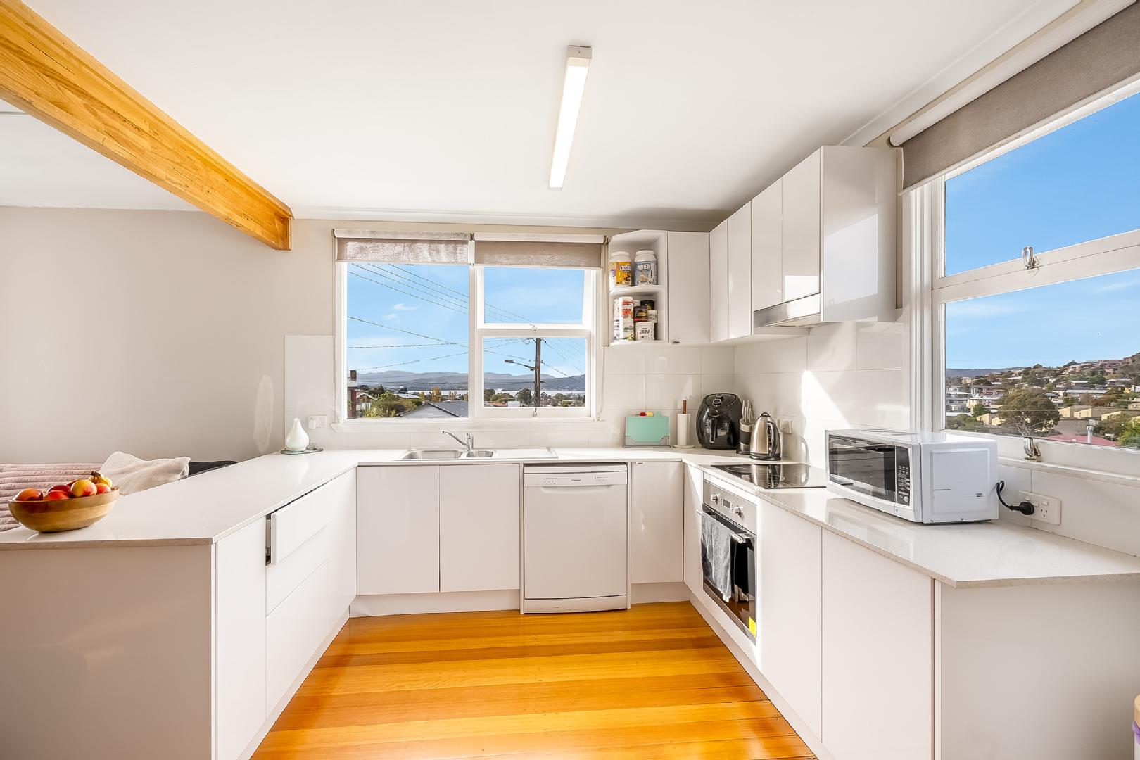 8 Hotham Court