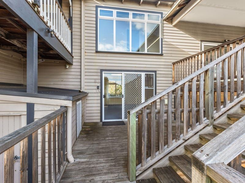 82 Meredith Crescent