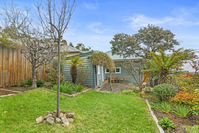 6 Gourlay Street