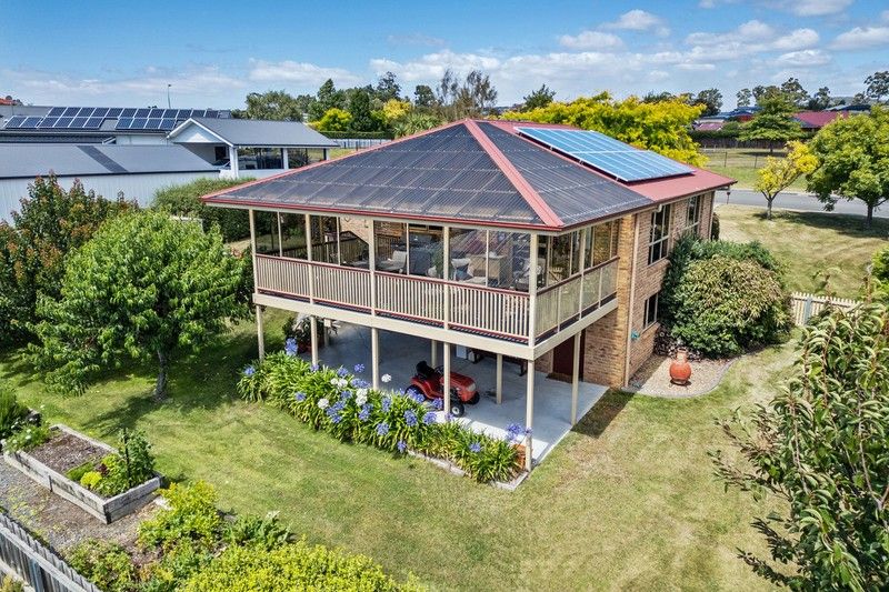 7 Greenhill Drive