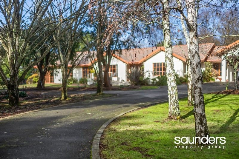 1 Mountain View Crescent