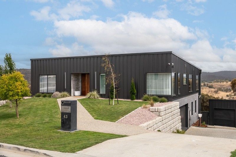 43 Casuarina Drive