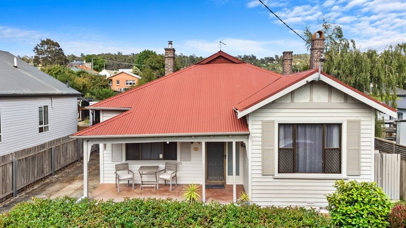 4 Leslie Street