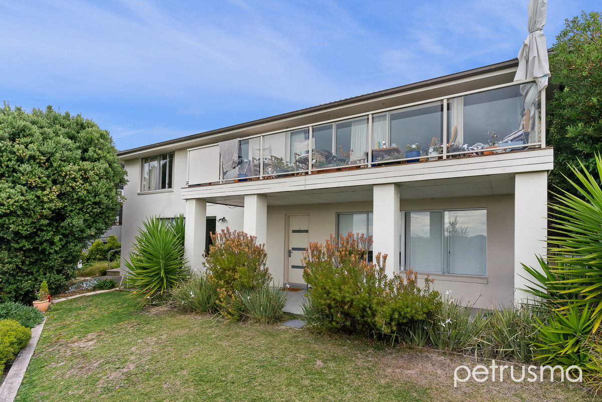2/323 Churchill Avenue