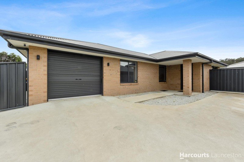 2/3 Zircon Place