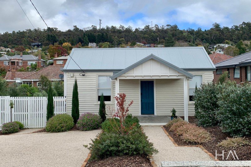 6 Esther Street