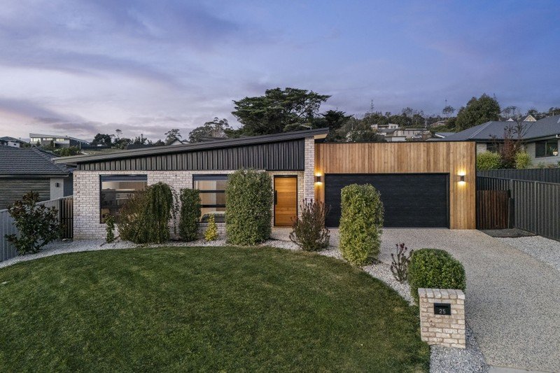 25 Tenzing Drive