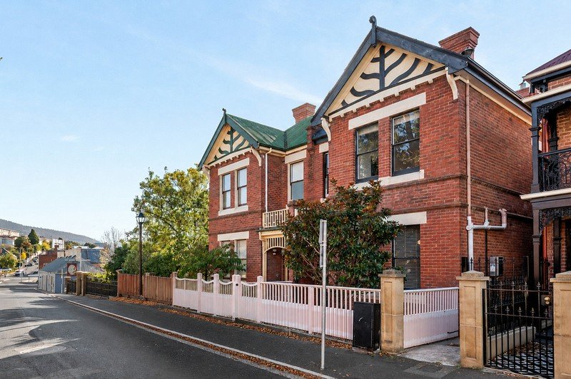 99 Hampden Road