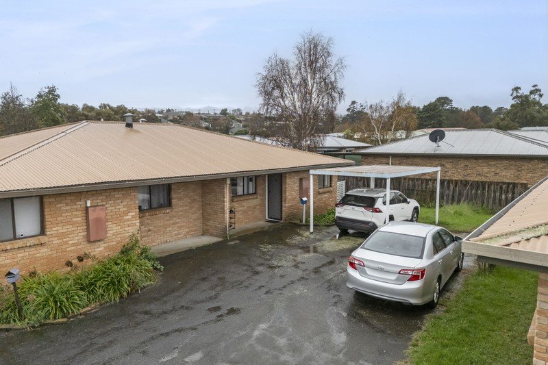 2/9-11 Newnham Close
