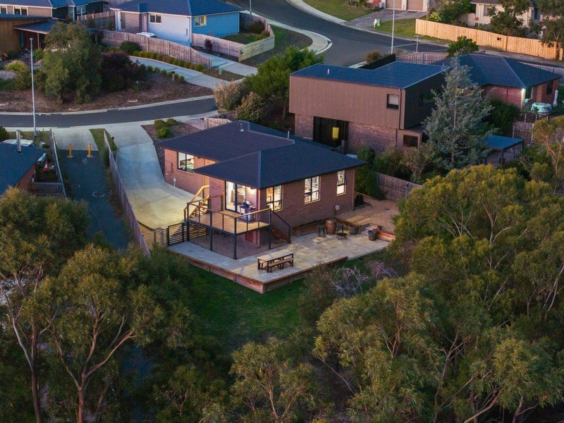 5 Dolphin Drive