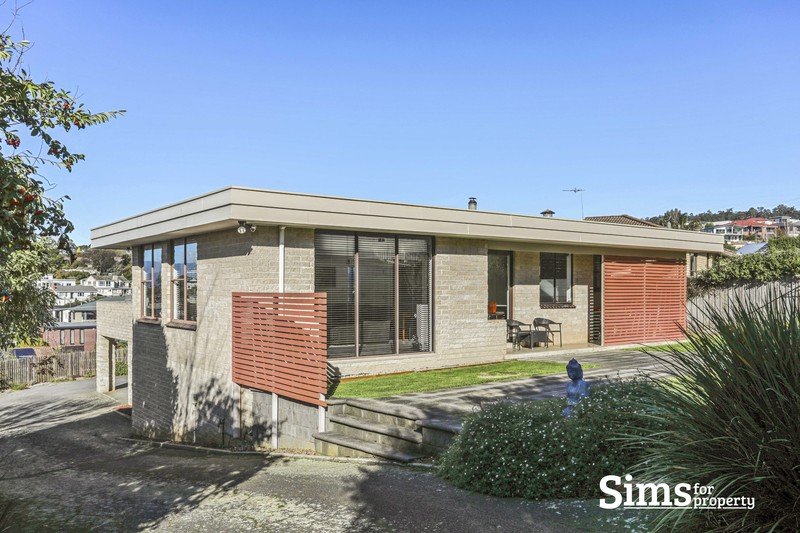 9 Rannoch Avenue