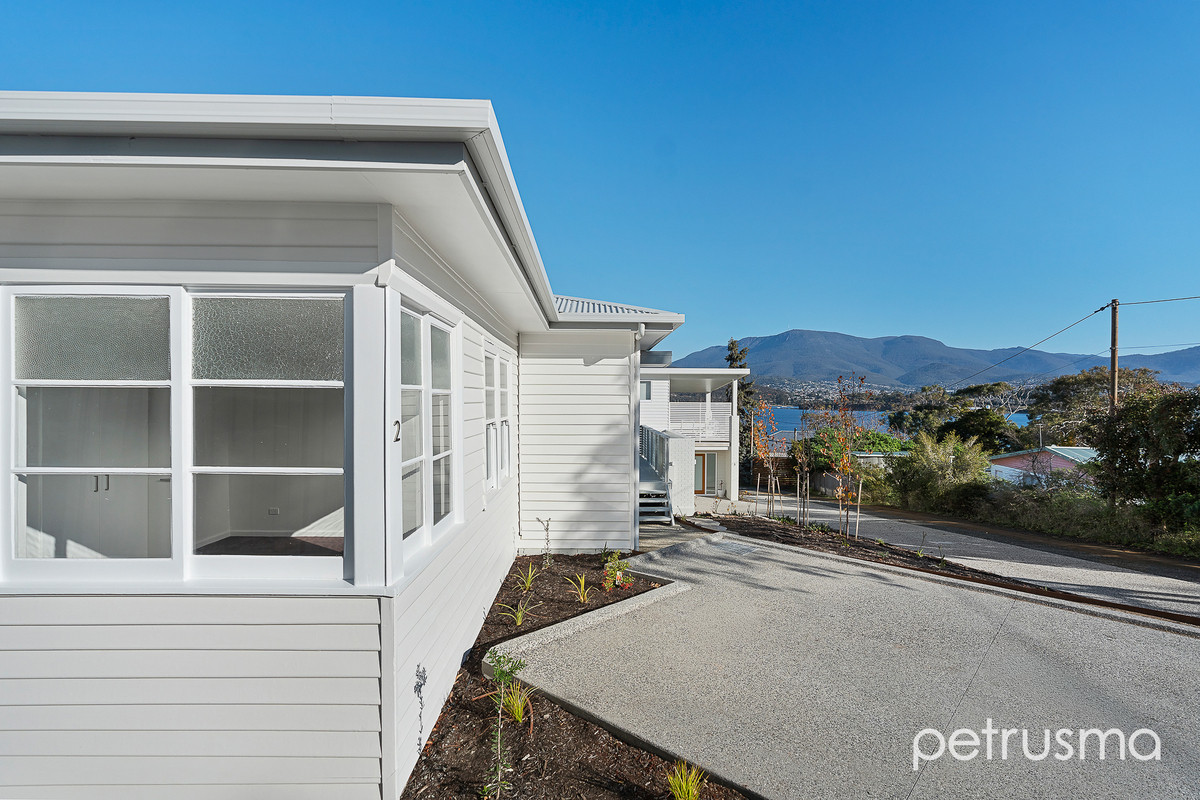 107 Derwent Avenue