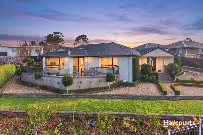 17 Morrison Street