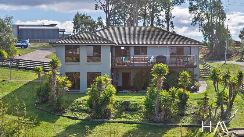15 Acropolis Drive