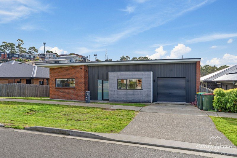 15 William Cooper Drive