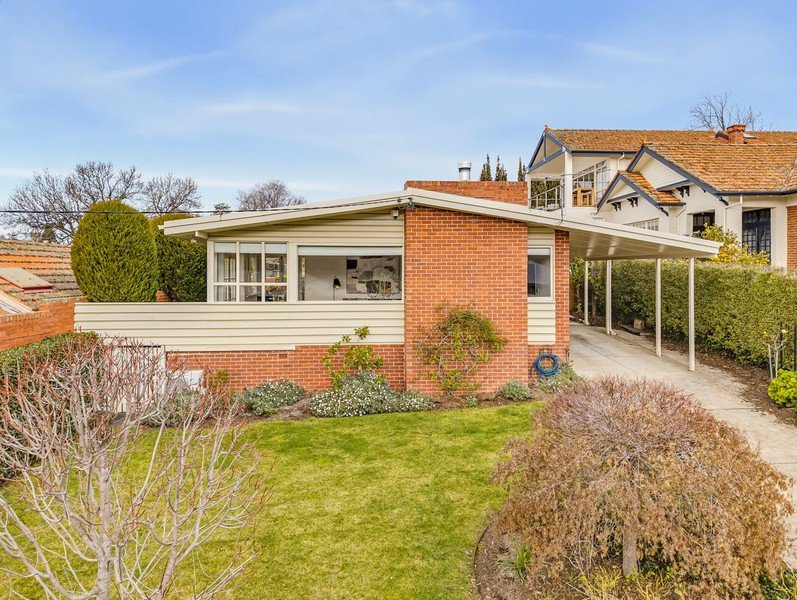 6 Maning Avenue