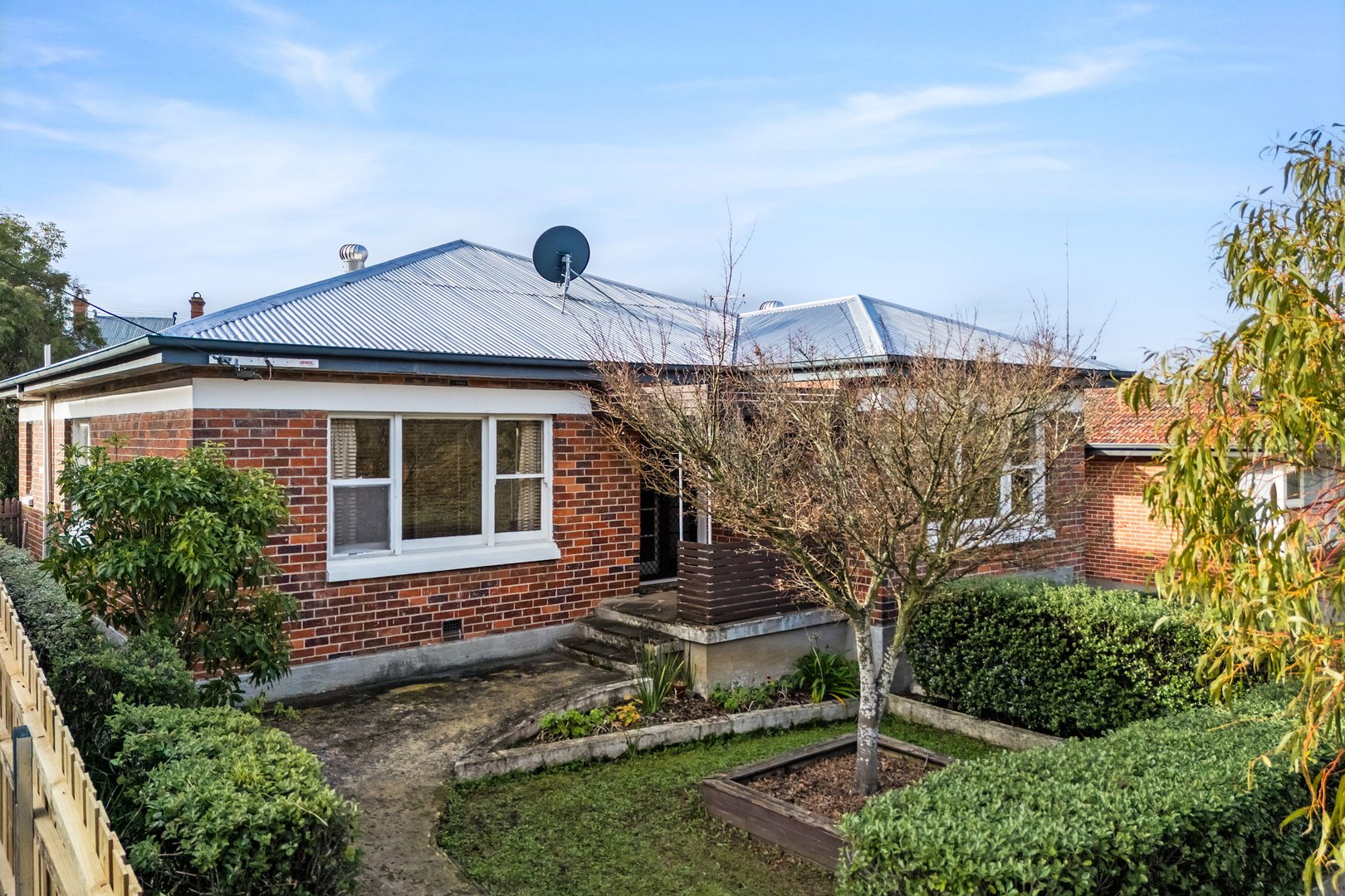 64 Connaught Crescent