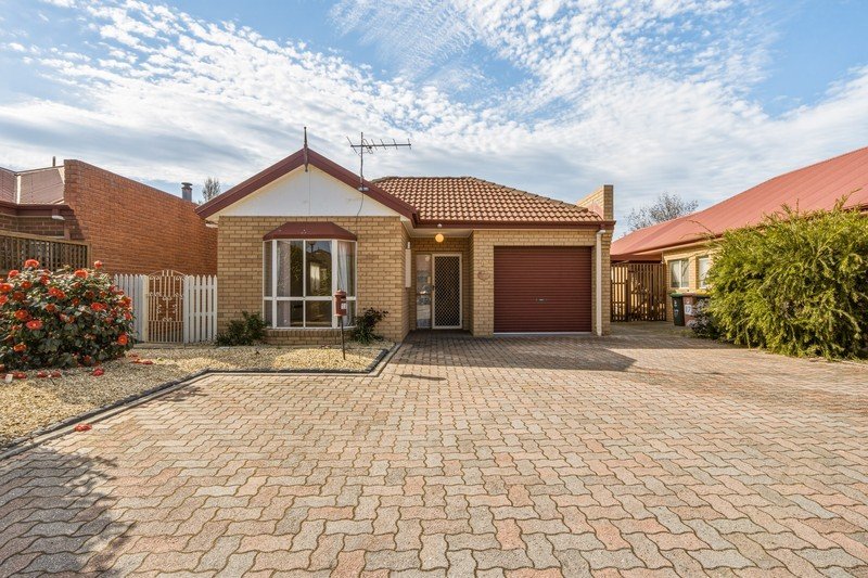 15 Dollery Court